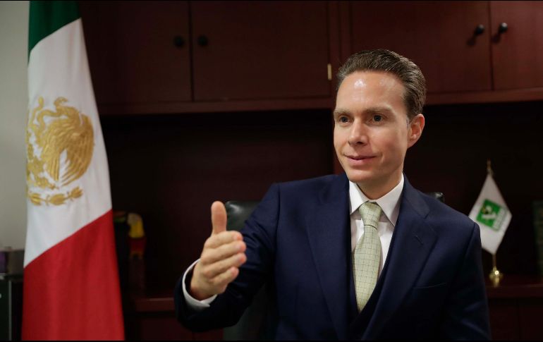 Manuel Velasco llega a registrarse para la candidatura presidencial de Morena