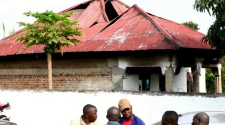 Los atacantes mataron a 37 estudiantes, un guardia de seguridad y otras tres personas de la comunidad. AP