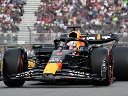 Verstappen cubrió los cuatro mil 361 metros de la pista de Montreal en un minuto, 23 segundos y 106 milésimas. AP/J. Boissinot