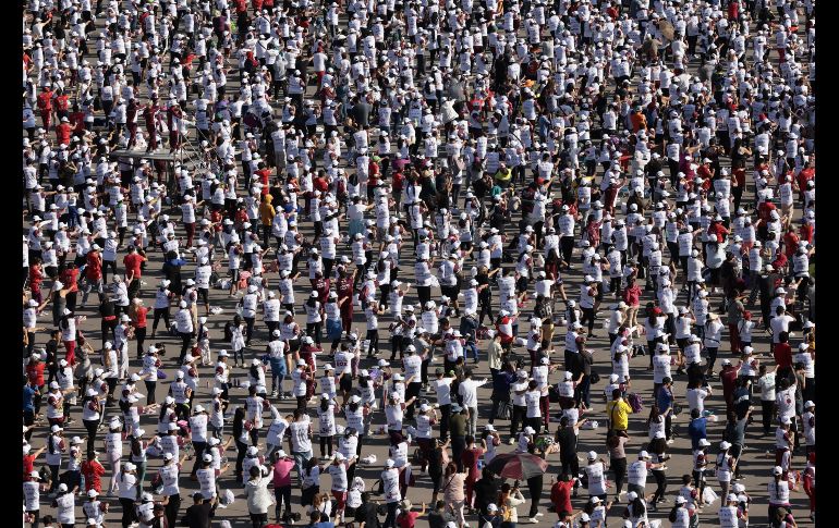 Los participantes realizaron ejercicios y combinaciones claves como jab y ganchos por alrededor de 35 minutos. EFE/J. Méndez