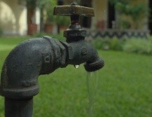 Los vecinos expresaron su frustración y plantearon sus demandas en busca de una solución definitiva al problema del agua. EL INFORMADOR / ARCHIVO