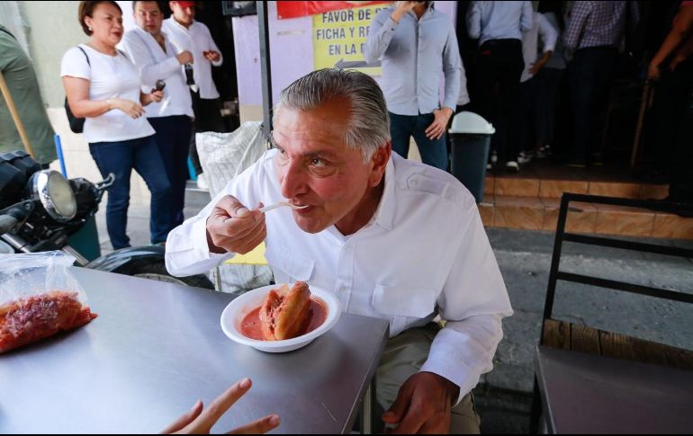 El ex secretario de Gobernación y aspirante a la candidatura de Morena a la Presidencia, Adán Augusto López, llegó por una torta ahogada. EL INFORMADOR/ C. Zepeda