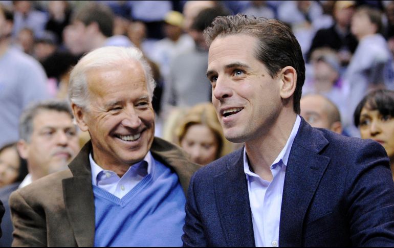Joe Biden junto con su hijo, Hunter Biden. AP/ ARCHIVO