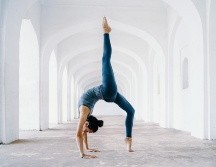 Hoy es el Día Internacional del Yoga, descubre los destinos donde puedes realizar esta disciplina en tus vacaciones de bienestar. ESPECIAL/Photo by Oksana Taran on Unsplash.