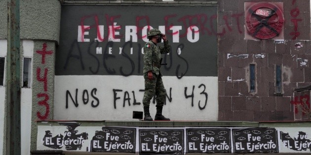 Ayotzinapa: Suman 8 militares más detenidos por caso de estudiantes ...