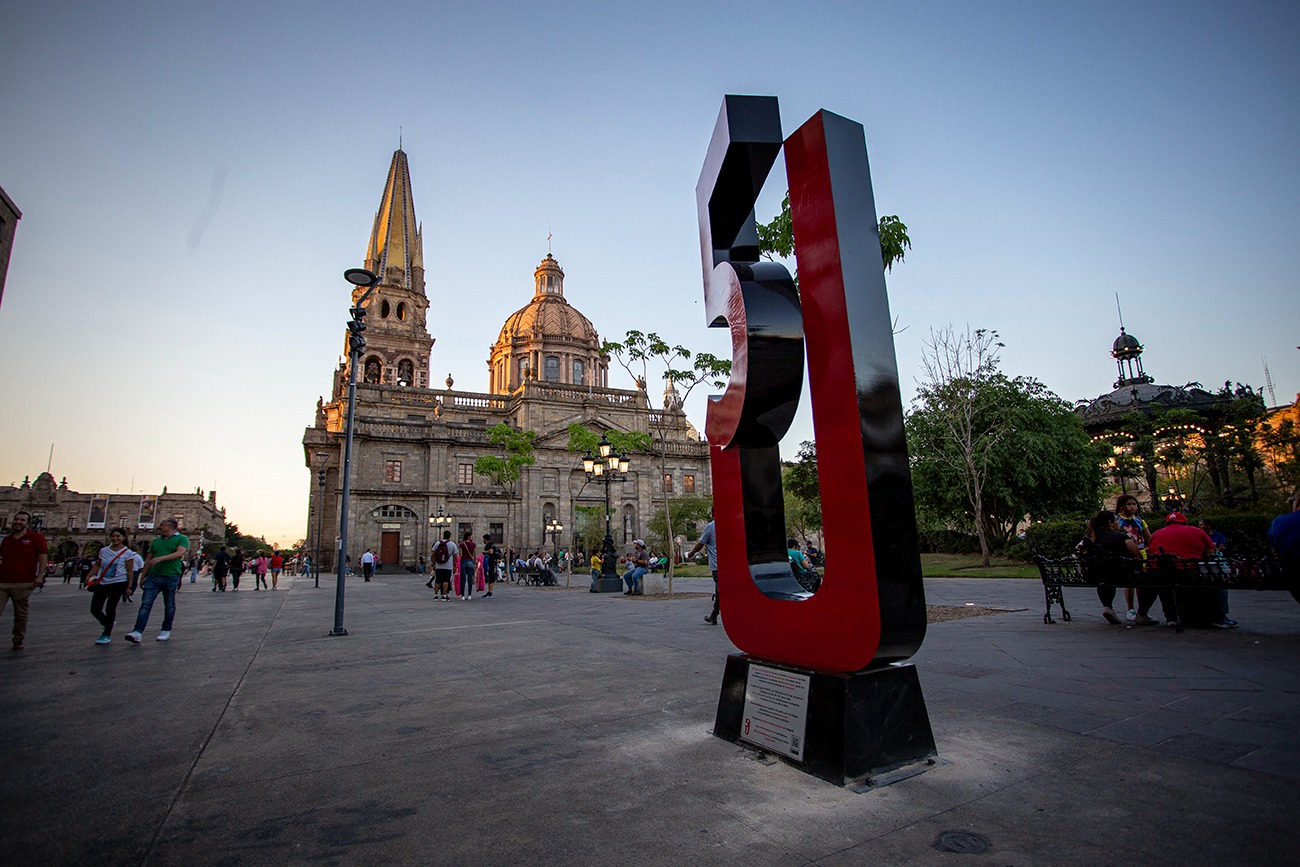 La figura del 5J se instaló el pasado 5 de junio, para recordar a las víctimas de desaparición forzada del 5 de junio de 2020, durante una manifestación en la Fiscalía de Jalisco. TWITTER/@5deJunioMemoria