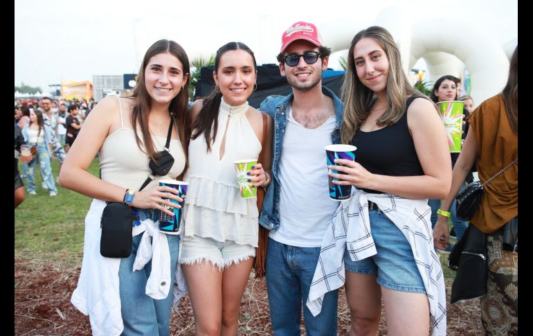 Ale López, Belem Magaña, Diego Sosa y Mariana Camacho. GENTE BIEN JALISCO/ Antonio Martínez