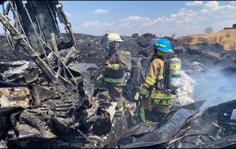 Sigue cerrada la Carretera Zapotlanejo-Lagos de Moreno por el fuerte accidente que se registró en el kilómetro 44 de la vía. ESPECIAL