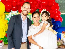 Vinicio Rodríguez, Ana Sofía Pérez Sandi de la Peña y Sofía Rodríguez. GENTE BIEN JALISCO/ Jorge Soltero