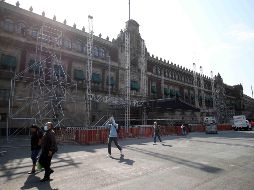 ''Se vuelven feministas, ambientalistas, demócratas y de todo se disfrazan'' señaló el Mandatario sobre los ''infiltrados''. SUN / ARCHIVO