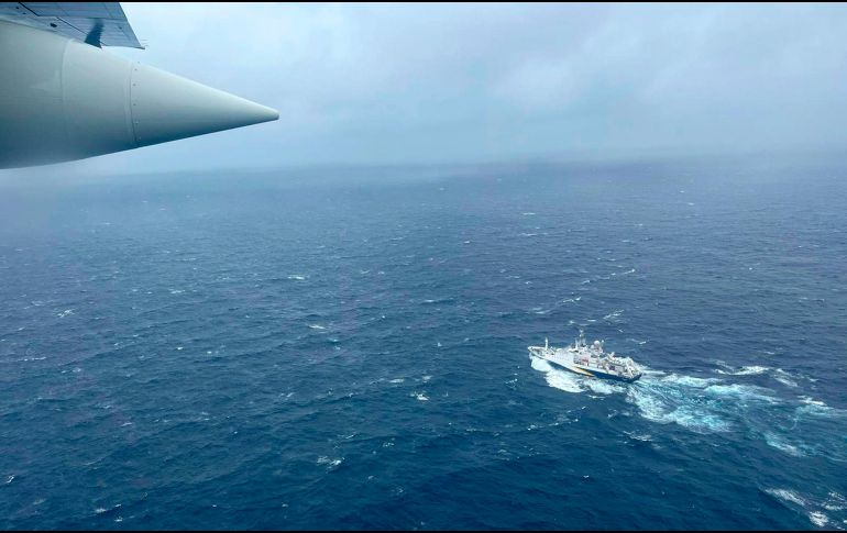 El sumergible “Titán” descendió a una profundidad superior a los 3 mil 800 kilómetros para trasladar a los cinco tripulantes a los restos del barco Titanic. AP / US Coast Guard