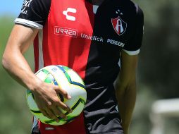 El posible refuerzo se desempeña como extremo y solo faltan detalles para que se haga oficial su llegada al equipo de la Madriguera para pelear por un puesto en el ataque rojinegro junto a Julio Furch, Julián Quiñones y Ozziel Herrera. IMAGO7