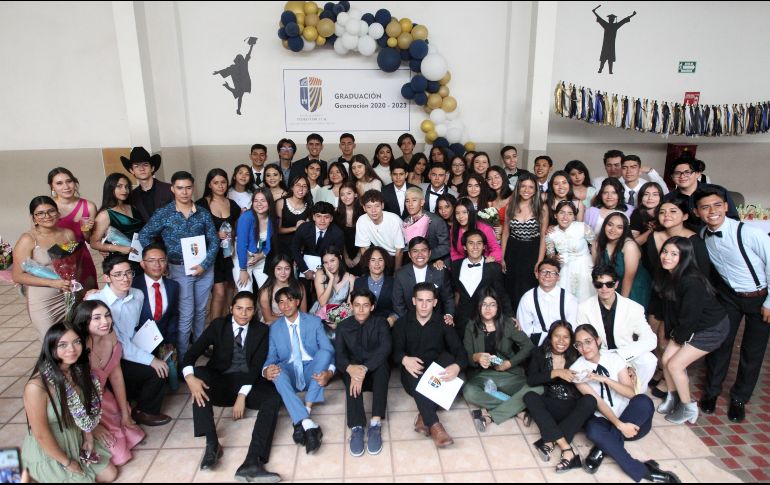 La octava graduación del Bachillerato Pedro Arrupe está compuesta por 73 jóvenes.EL INFORMADOR/ A. Camacho