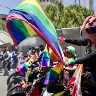 Música, fiesta y color en la marcha LGBT+ en la Ciudad de México