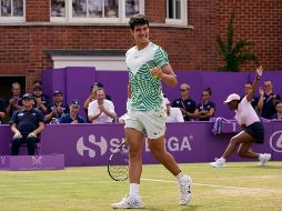 Carlos Alcaraz no tenía altas expectativas en Londres; sin embargo, tiene la posibilidad de salir del tradicional Queen’s como número uno mundial. AP/A. Pezzali