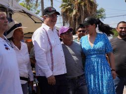 Marcelo Ebrard durante su gira por Puerto Vallarta. ESPECIAL