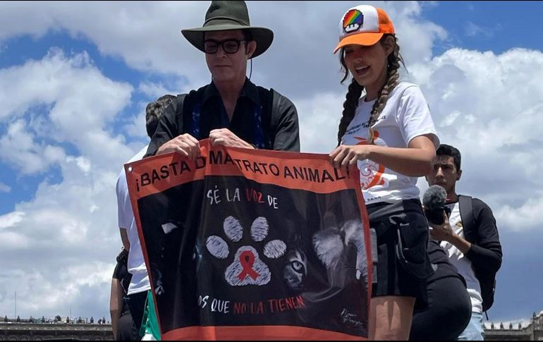 En esta ocasión destacó la ausencia de caninos, pues días antes de hizo un llamado a los asistentes para que no llevaran a sus perritos para evitar que sufrieran con el calor y el ruido de la marcha. SUN / N. Trejo