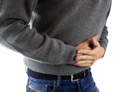 El dolor de estómago es el precursor de diferentes problemas de salud. ESPECIAL / Imagen de Darko Djurin en Pixabay