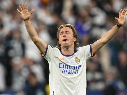 Luka Modric, de 37 años, pactó una renovación hasta el final de la campaña 2023-2024, similar al acuerdo que los merengues alcanzaron con Toni Kroos la semana pasada. AFP / ARCHIVO