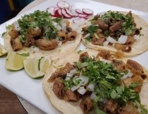 Los tacos de tripa son de los platillos favoritos de los tapatíos. ESPECIAL