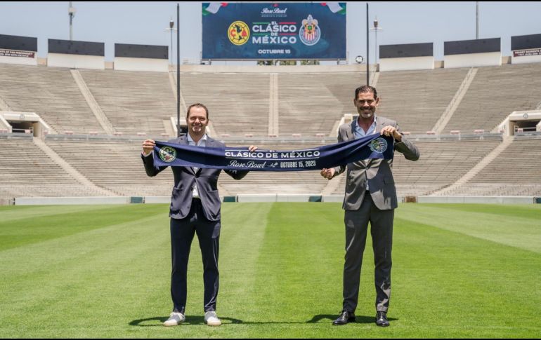 Santiago Baños y Fernando Hierro dieron a conocer los detalles de este Clásico Nacional que se realizará en California. Twitter/@Chivas