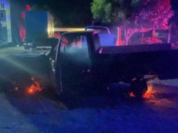 Autoridades reportaron que hubo cuantiosos daños materiales por los vehículos incendiados. SUN
