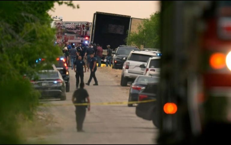 Cuando el remolque fue abierto en San Antonio, 48 migrantes ya estaban muertos. ESPECIAL