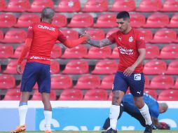 Chivas goleó 5-0 al Tepatitlán en partido amistoso. Twitter/@Chivas