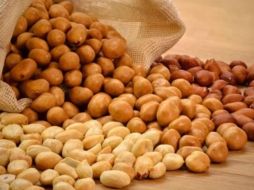 Los cacahuates japoneses resulTaron ser más saludables que los salados. ESPECIAL