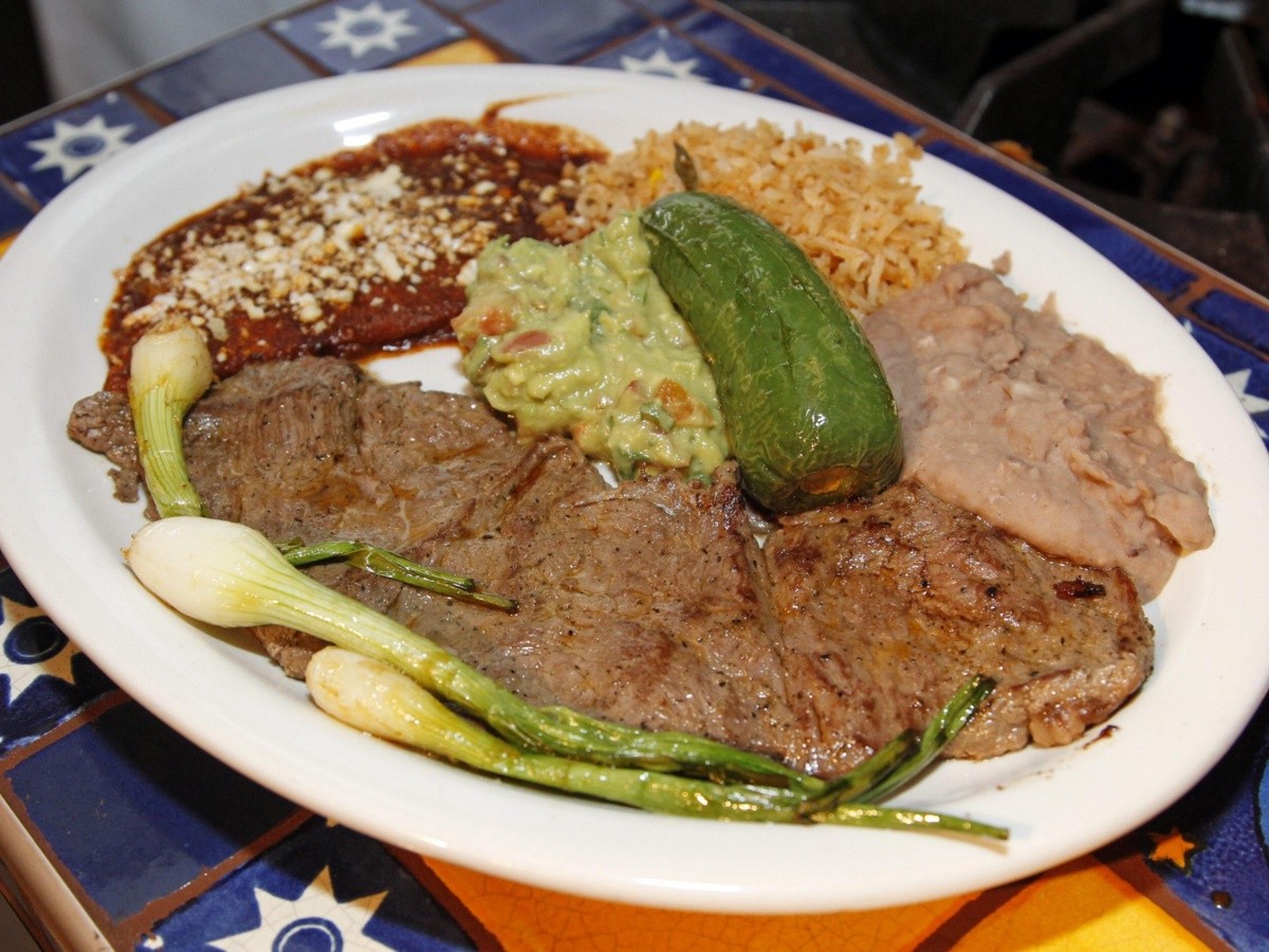 cena de carne asada