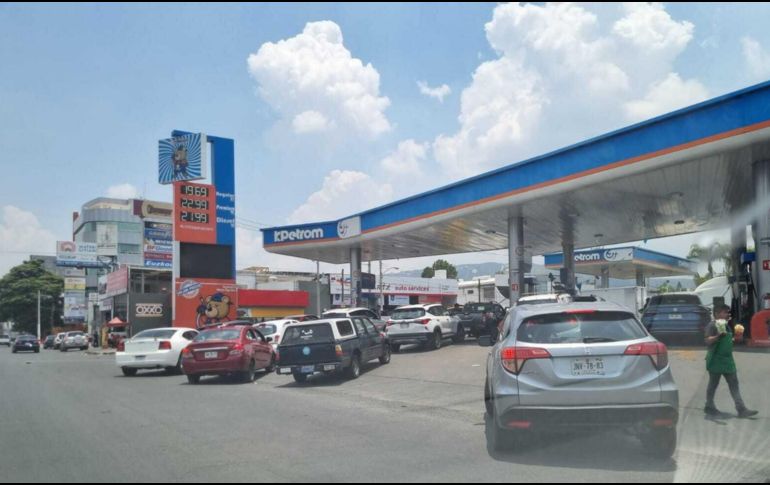 Las estaciones de servicio que venden el combustible más económico normalmente están más saturadas. EL INFORMADOR/J. VELAZCO