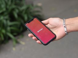 Tinder es una de las apps de ligue más usadas en México. Foto de Good Faces Agency en Unsplash