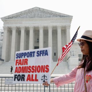 Corte de EU falla, universidades no podrán considerar raza para admisiones