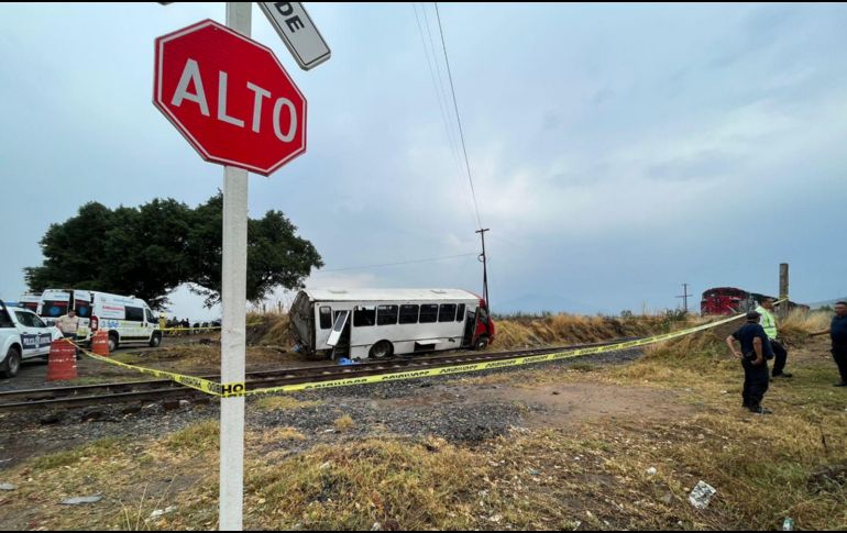 El accidente ocurrió en el poblado de Santa Cruz del Astillero, en el municipio de El Arenal, por el camino a Huaxtla. ESPECIAL