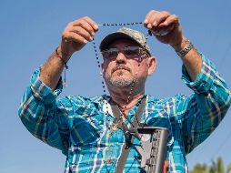 El gobernador de Michoacán dijo que se le había pedido a Hipólito Mora que se quedara en Morelia. La camioneta en la que iba terminó incendiada. EFE