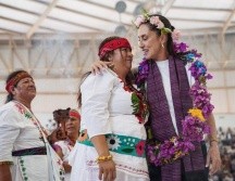 Claudia Sheinbaum fue recibida por un grupo de mujeres de la comunidad otomí. ESPECIAL