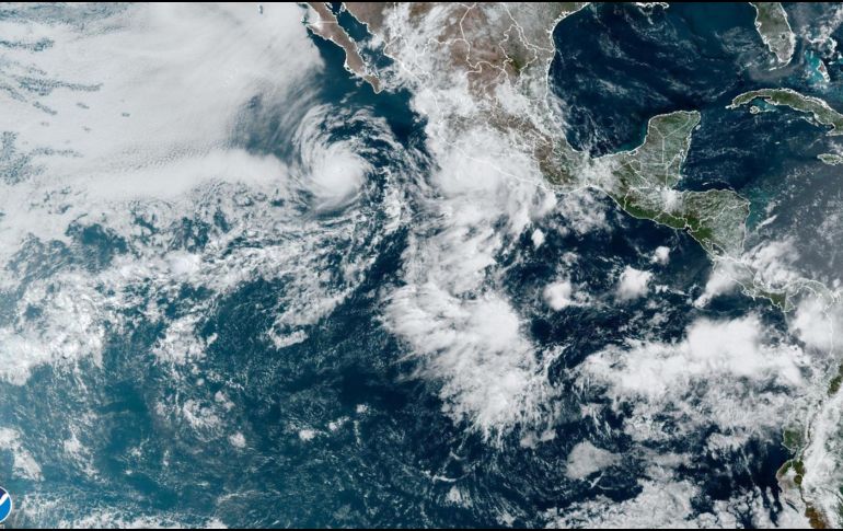 De acuerdo a la información emitida por Ernesto Romero, Director General de CONAGUA en Jalisco, de mantener su trayectoria actual el huracán “Beatriz” podría pasar muy cerca de las costas de Jalisco durante el transcurso del día de mañana sábado. EFE