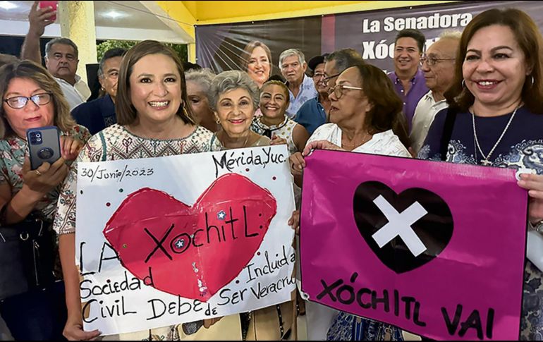 Xóchitl Gálvez fue recibida por sus simpatizante ayer en Mérida, donde participó en el Congreso de Mujeres 50+1. TWITTER/@XochitlGalvez