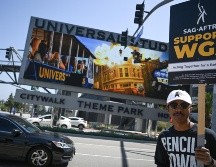 Sería la primera vez que los escritores y actores de Hollywood entran en huelga de forma simultánea desde 1960, cuando el actor Ronald Reagan lideró una paralización que forzó a los estudios a dar el brazo a torcer. AFP / R. Beck