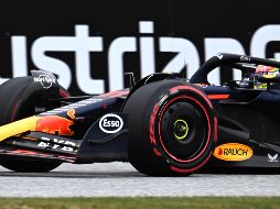 Con el segundo lugar en el sprint, Checo sumó siete unidades más en el campeonato mundial de pilotos. EFE / C. Bruna