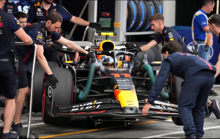 Helmut Marko arremetió duro contra Sergio Pérez. AP/Darko Bandic