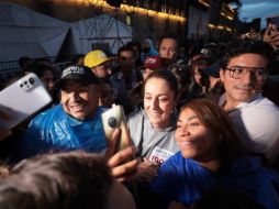 Claudia Sheinbaum en el Zócalo de la CDMX durante la celebración. ESPECIAL