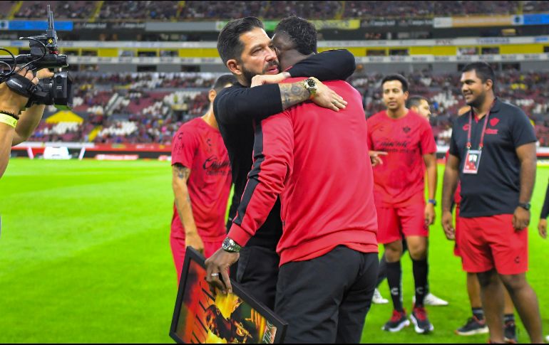 Aunque se va un gran jugador, hay otros futbolistas en el plantel rojinegro que pueden ocupar su puesto. IMAGO7/S. Bautista