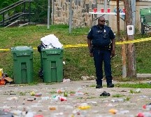 El tiroteo ocurrió poco después de las 12:30 de la madrugada, cuando al menos dos personas abrieron fuego en una fiesta callejera en el área de Brooklyn Homes. AP