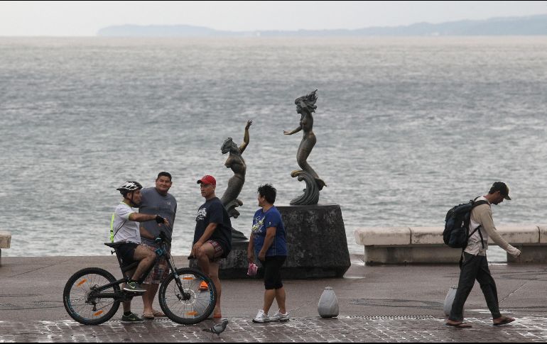 En Puerto Vallarta, el clima presenta un 96% de probabilidad de lluvias con vientos del oeste que irán a una velocidad de 4 km por hora. EFE / ARCHIVO