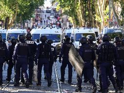 El sábado, al menos 719 personas fueron detenidas, 45 policías resultaron heridos, hubo 871 incendios en la vía pública y desperfectos en 74 edificios. AFP / C. Mahodeau