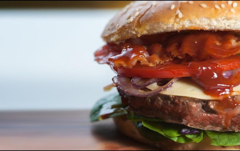 El desempeño Shuyler de fue algo menor que el año pasado, cuando logró zamparse 37 hamburguesas en diez minutos. PIXABAY