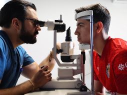 El mediocampista realizó los exámenes médicos. ESPECIAL/Chivas