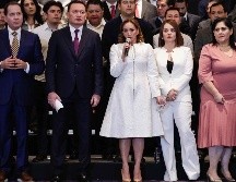 movement/Movimiento-Político.- Los senadores Miguel Ángel Osorio Chong, Claudia Ruiz Massieu (al micrófono), Eruviel Ávila Villegas y Nuvia Mayorga Delgado. SUN