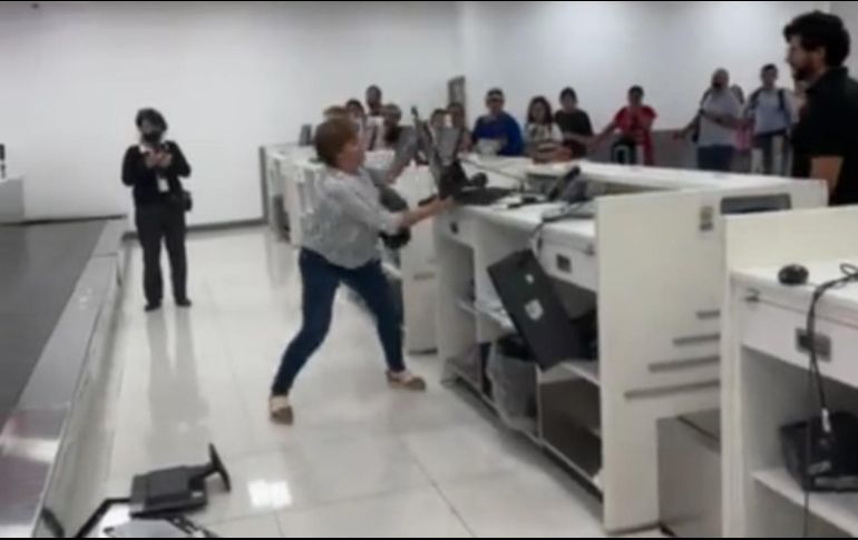 La mujer fue detenida y llevada ante el Ministerio Público. ESPECIAL